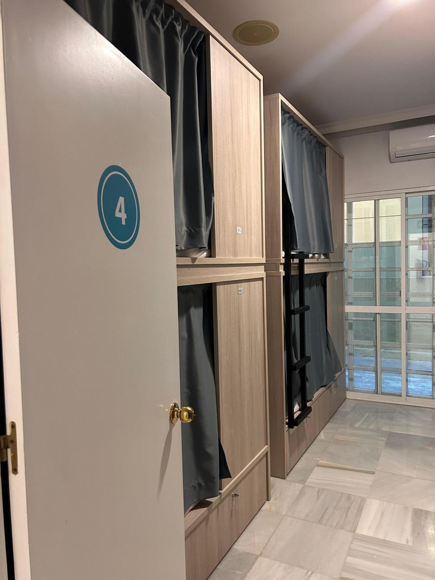 Hostel Sorolla Playa マラガ エクステリア 写真